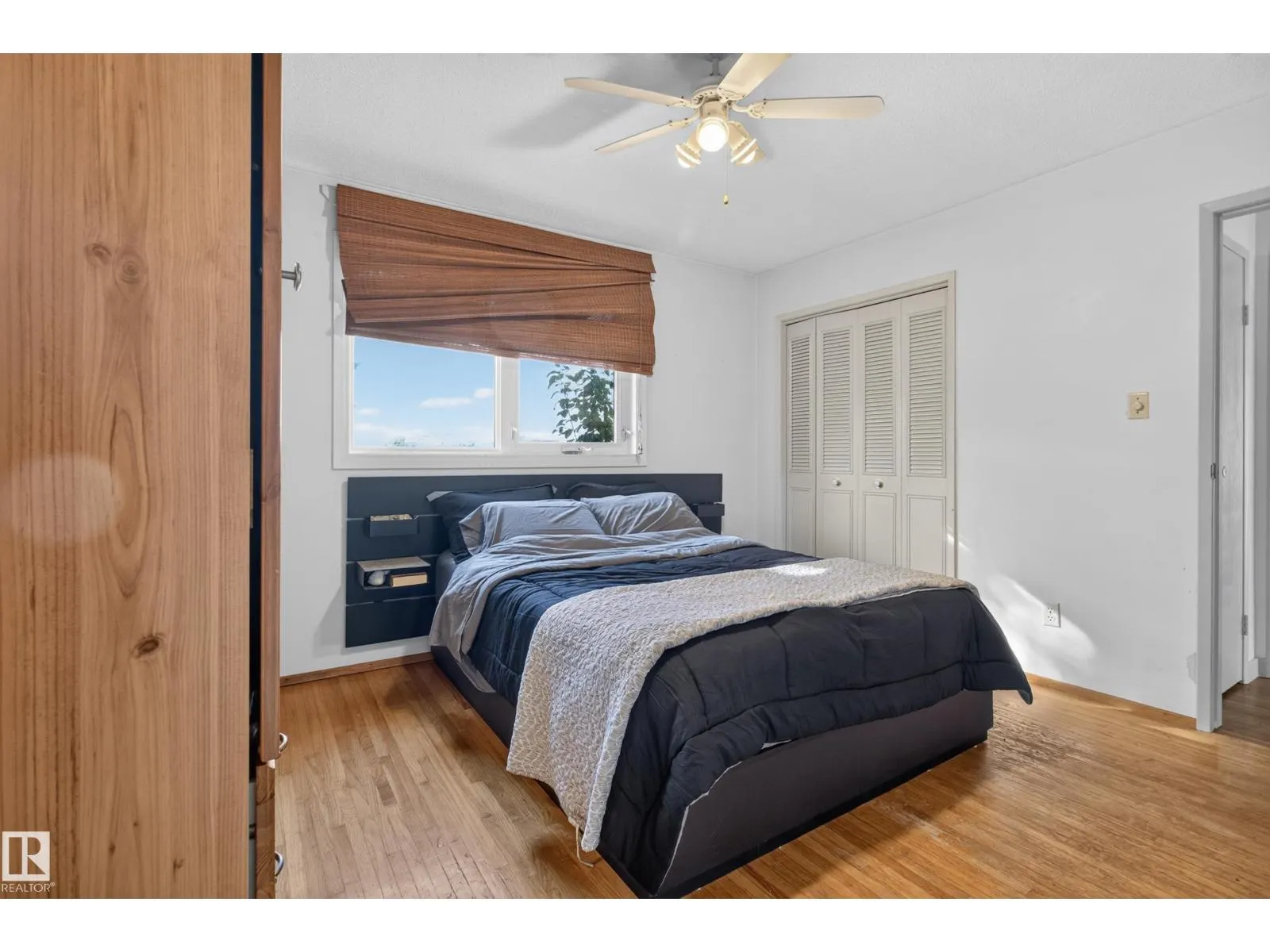 1042 PARKER DR