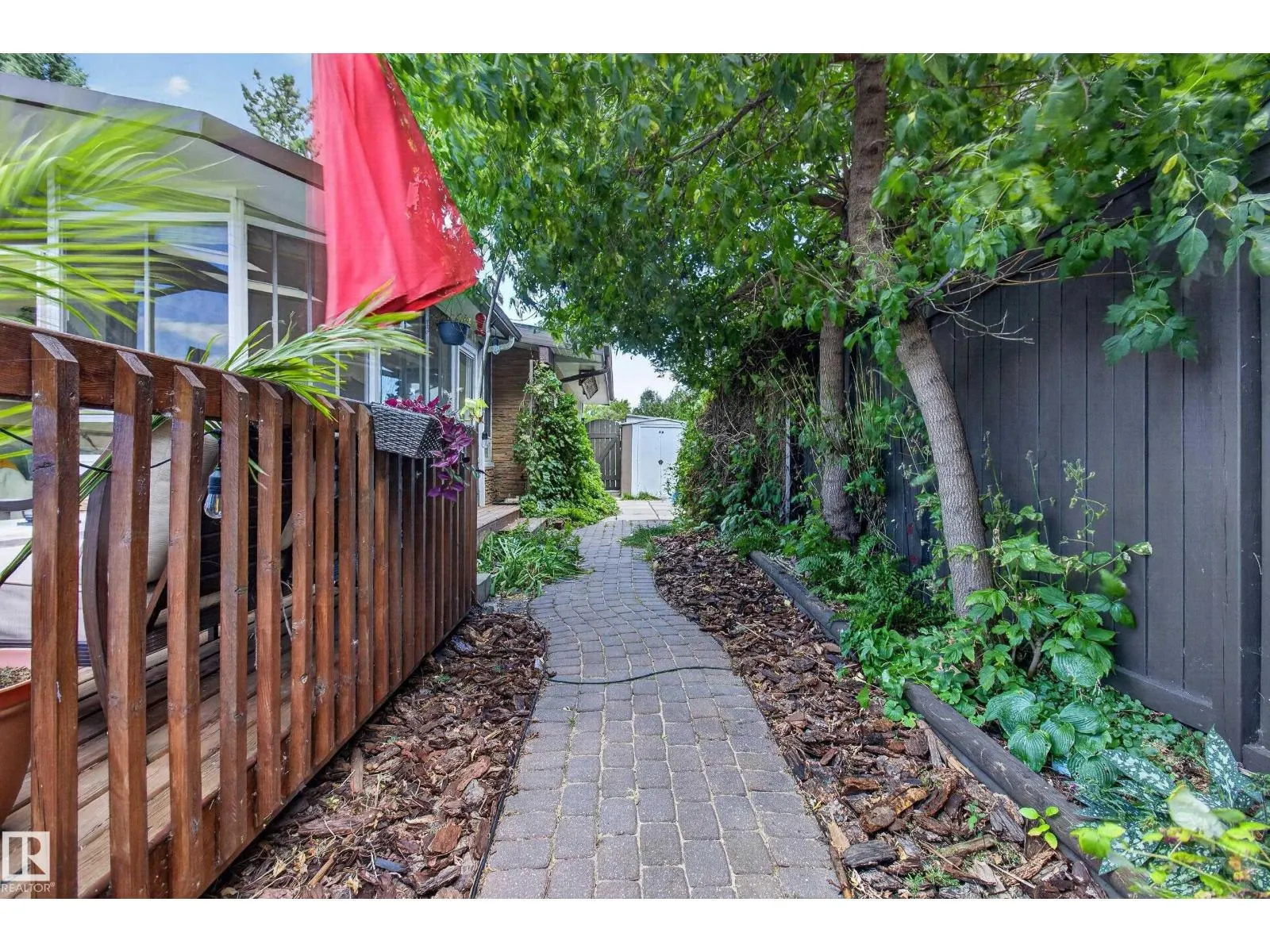 1042 PARKER DR