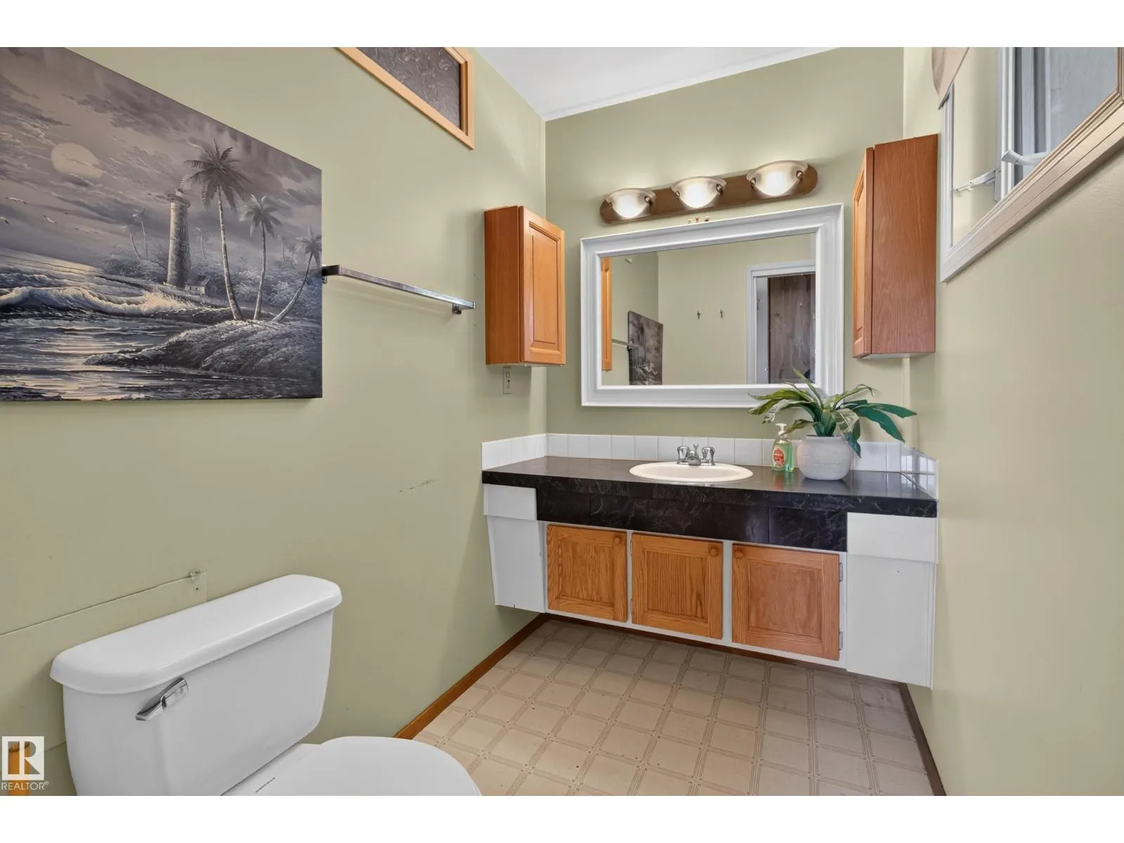 1042 PARKER DR