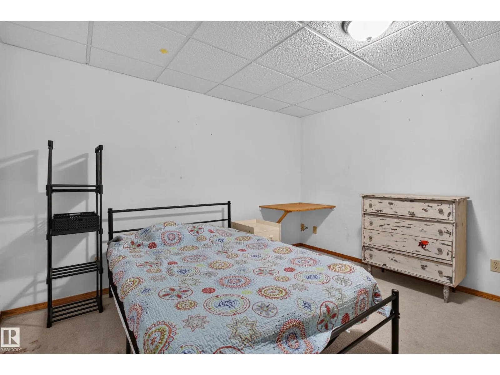 1042 PARKER DR