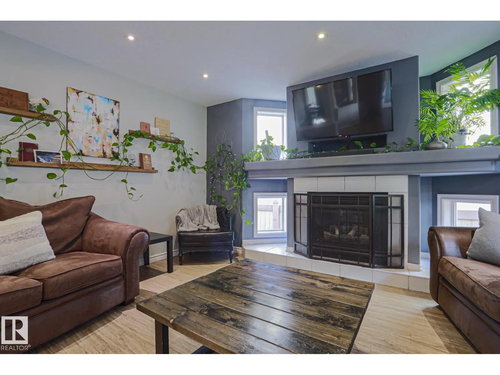 6 WILLIS CR