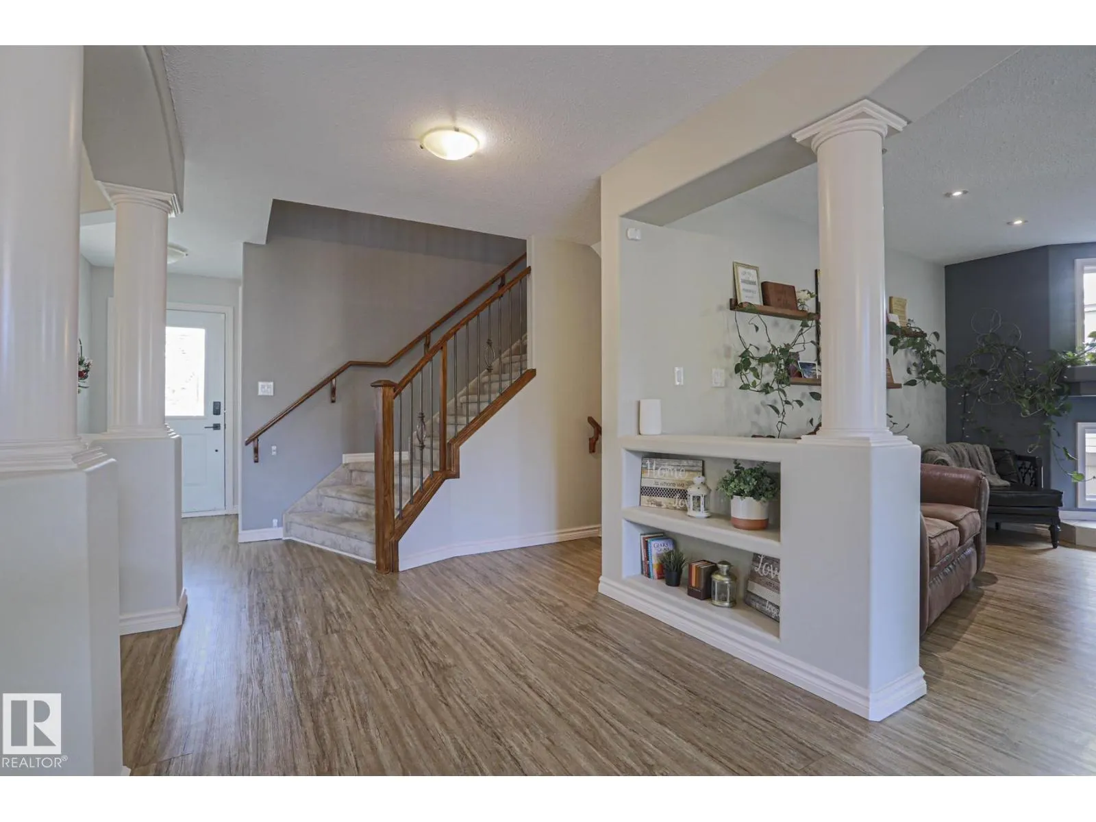 6 WILLIS CR