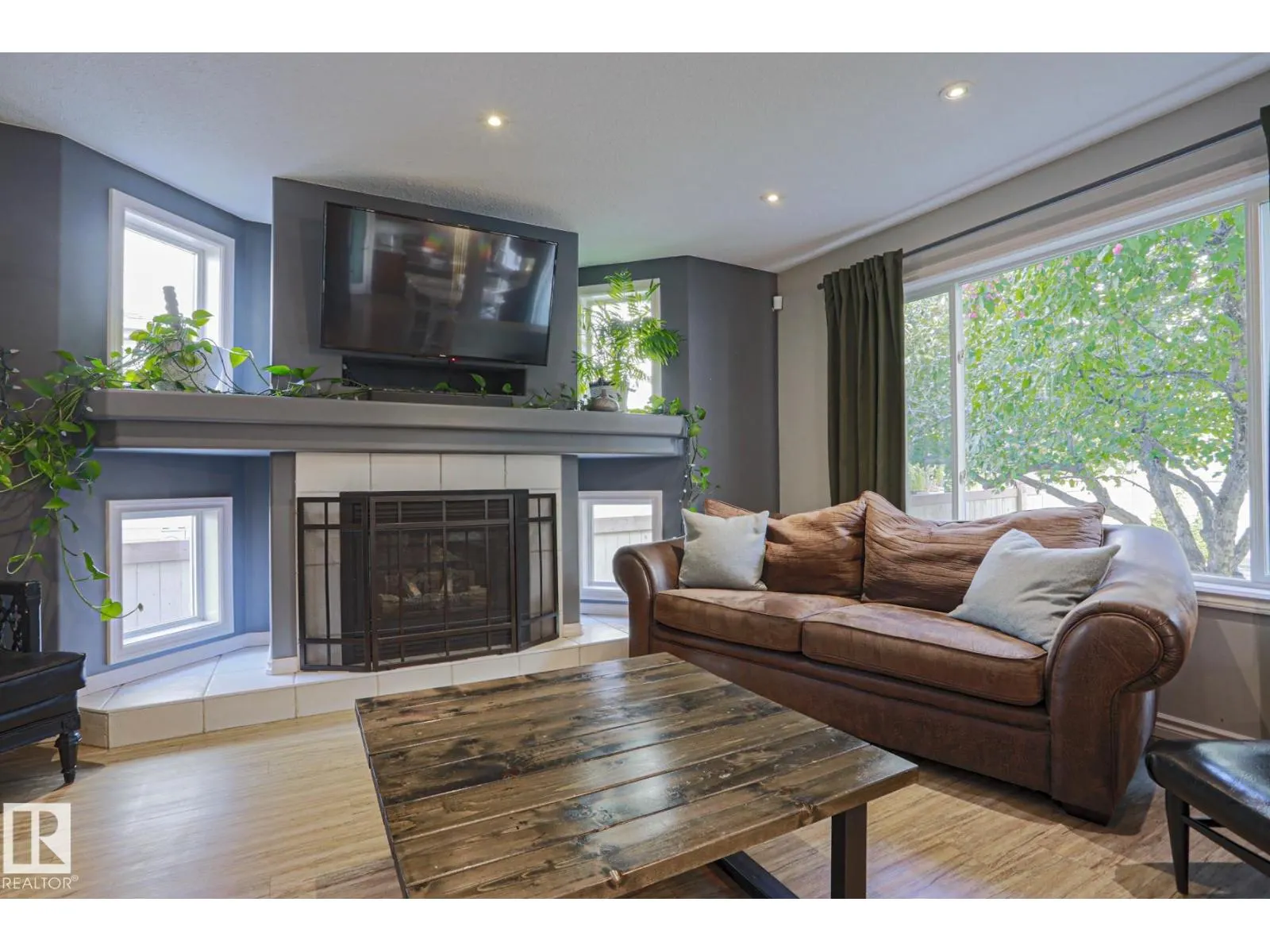 6 WILLIS CR