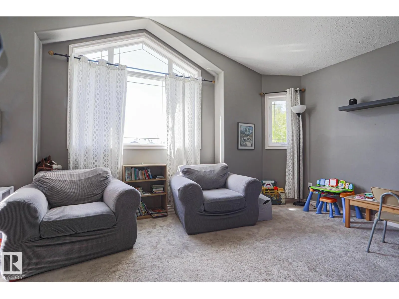 6 WILLIS CR