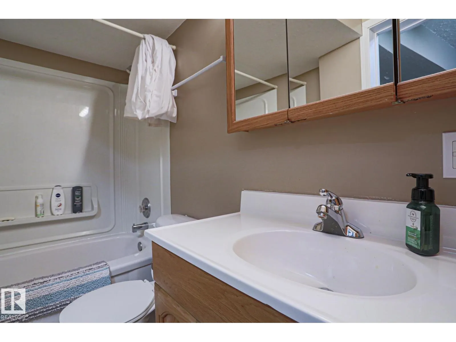 6 WILLIS CR