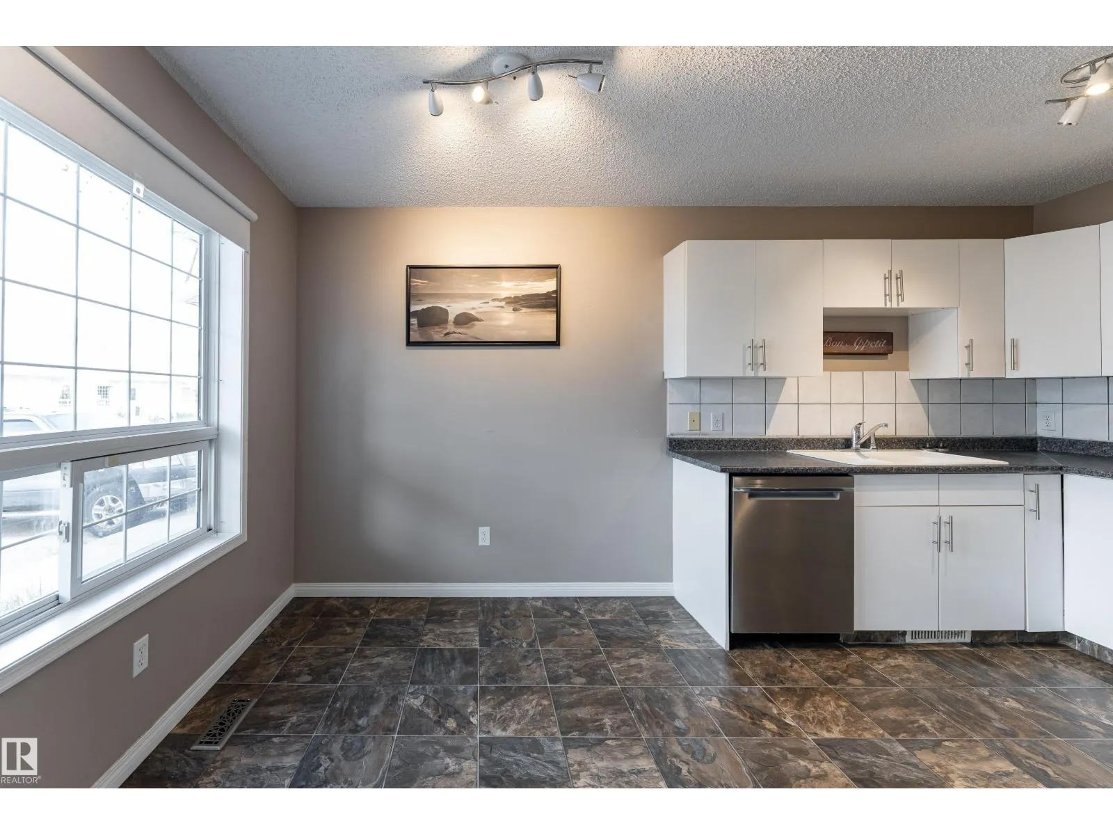 #15 10 CRANBERRY DR