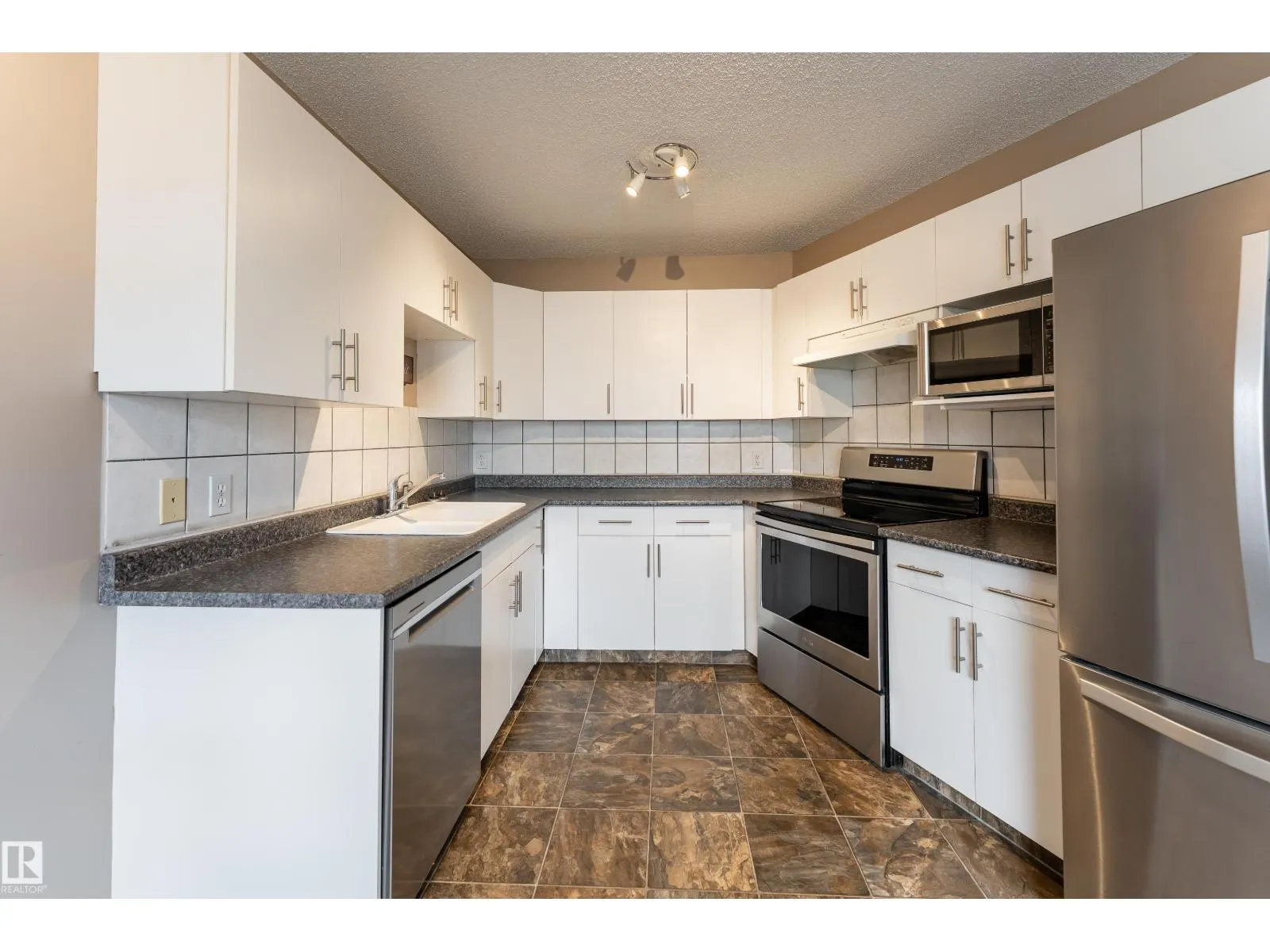 #15 10 CRANBERRY DR