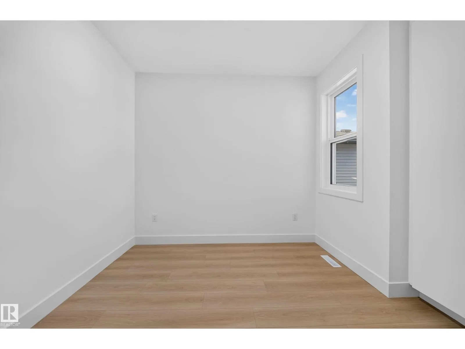 17623 67 ST NW