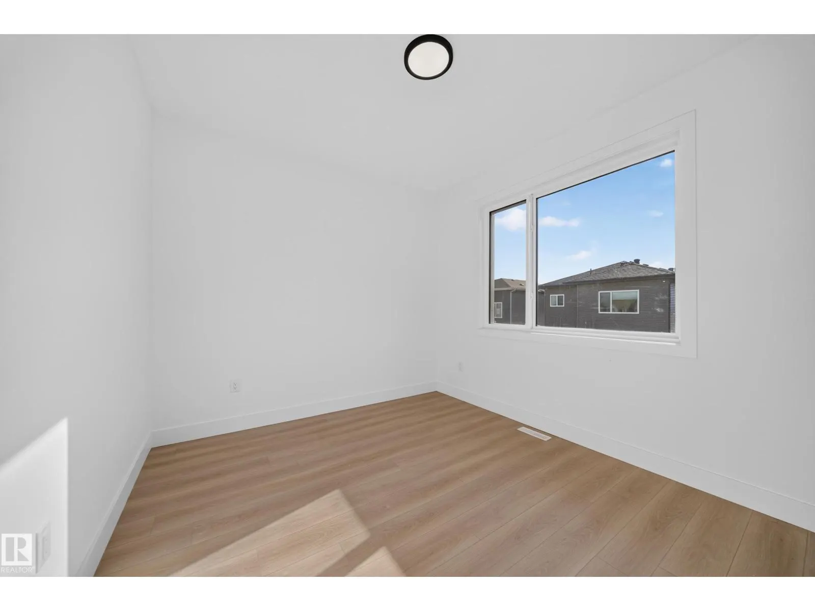 17623 67 ST NW