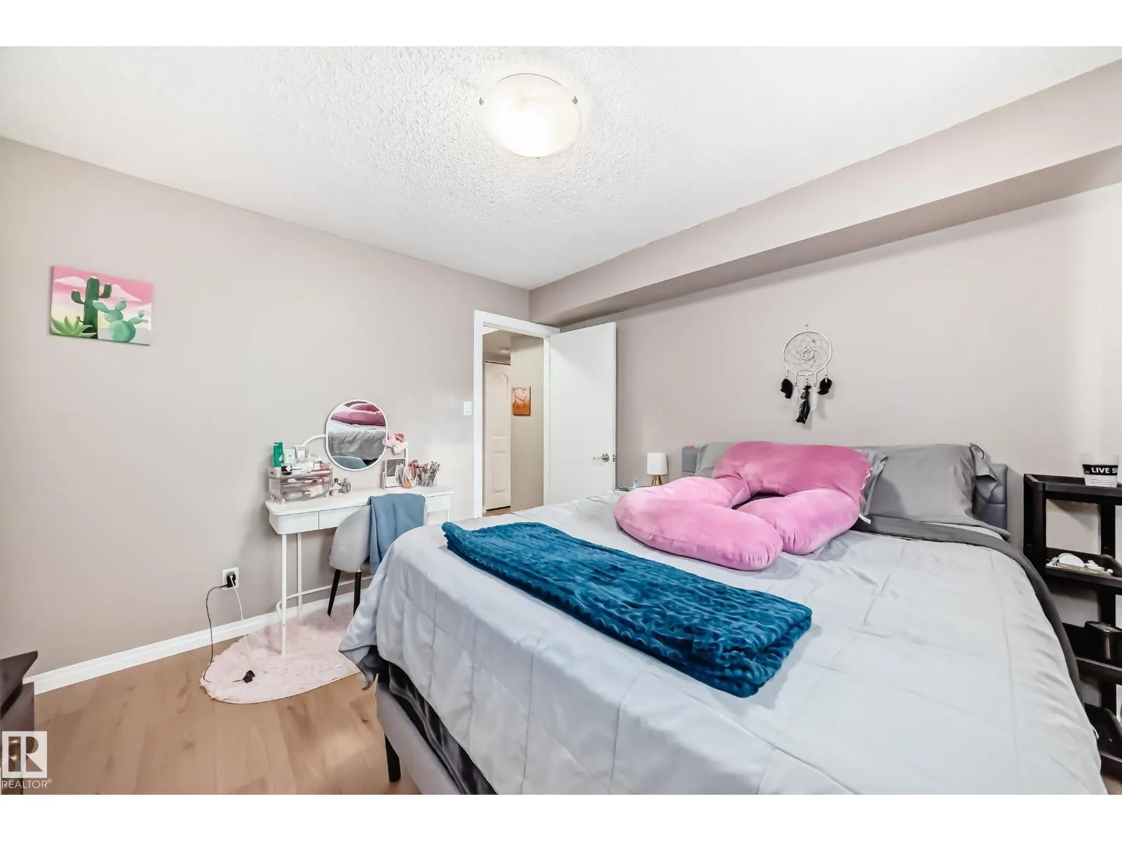 #102 10149 83 AV NW