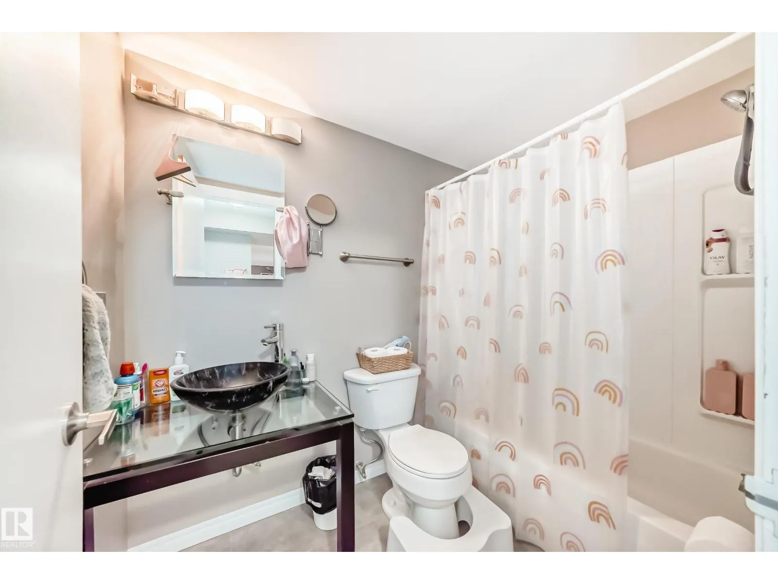 #102 10149 83 AV NW