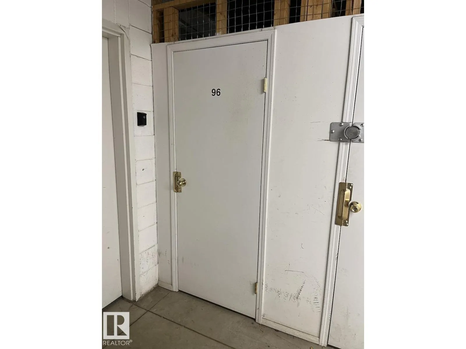 #402 8909 100 ST NW