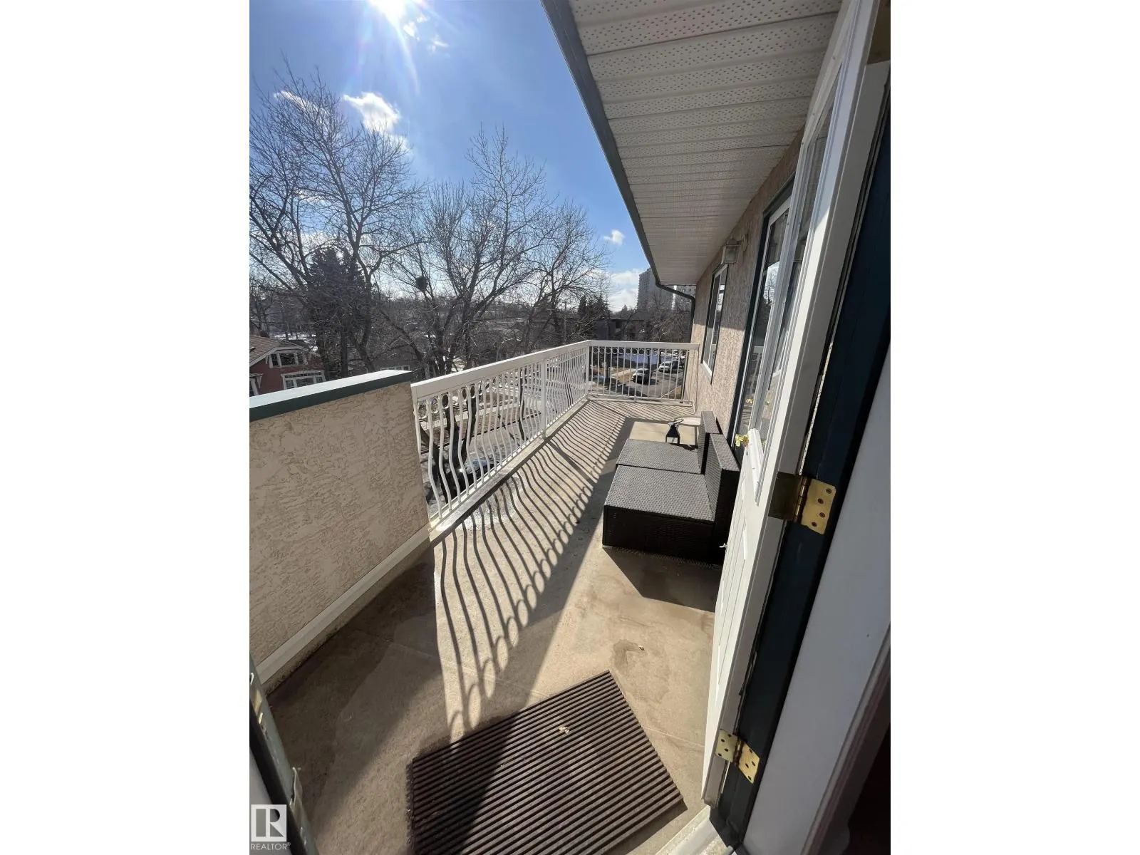 #402 8909 100 ST NW