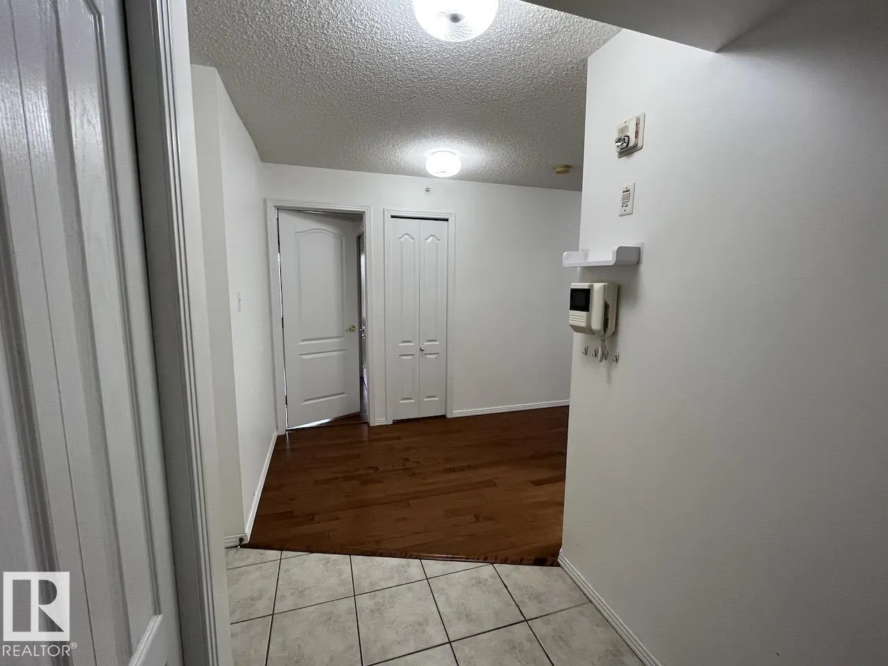 #402 8909 100 ST NW
