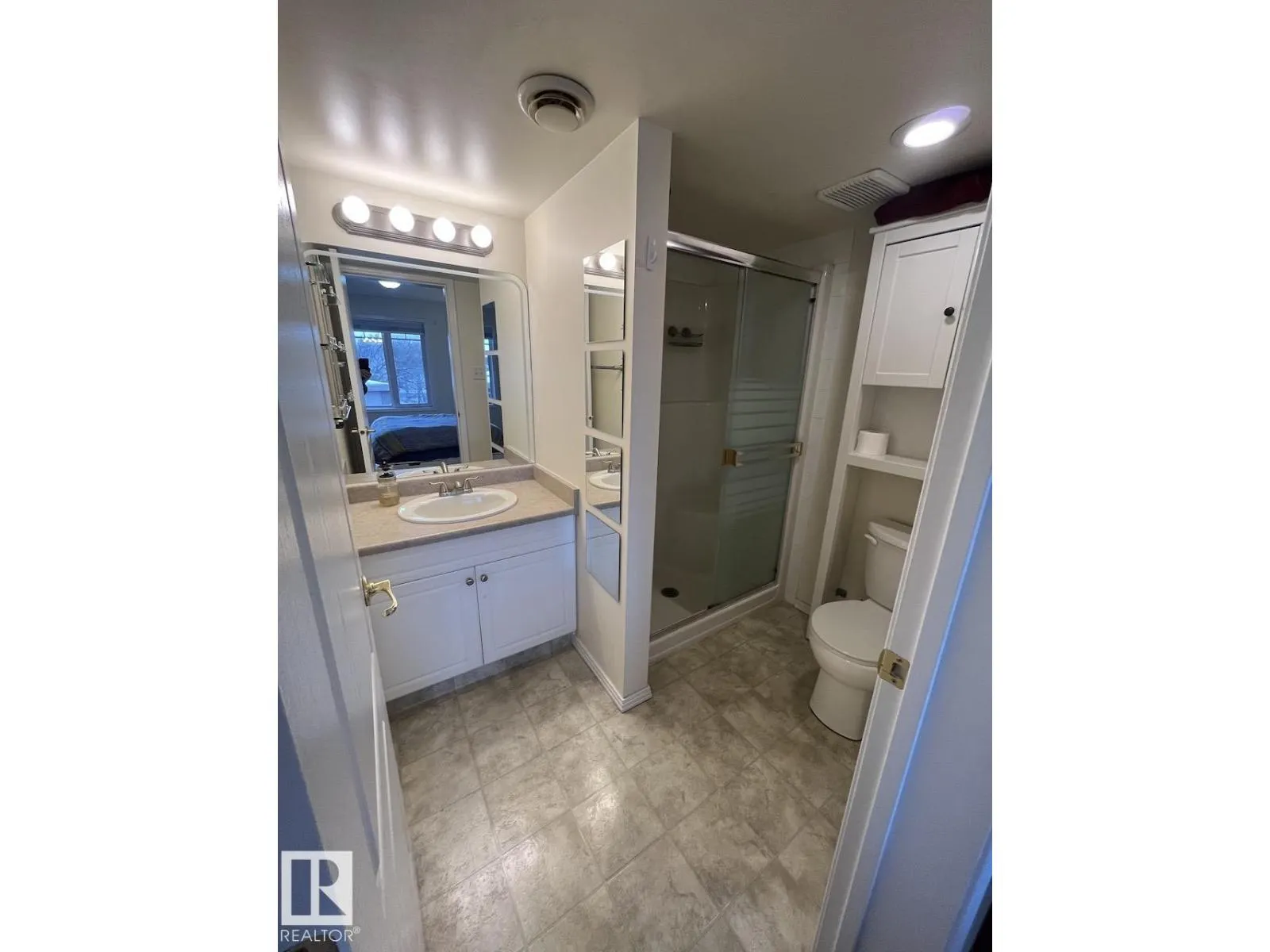 #402 8909 100 ST NW