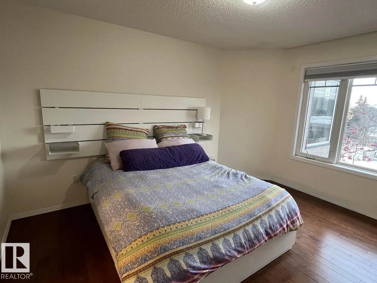 #402 8909 100 ST NW
