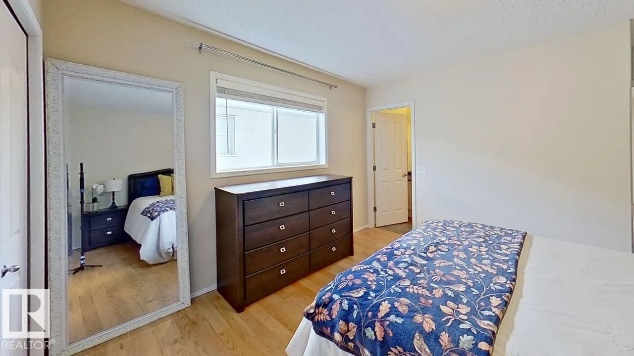 3115 135 AV NW
