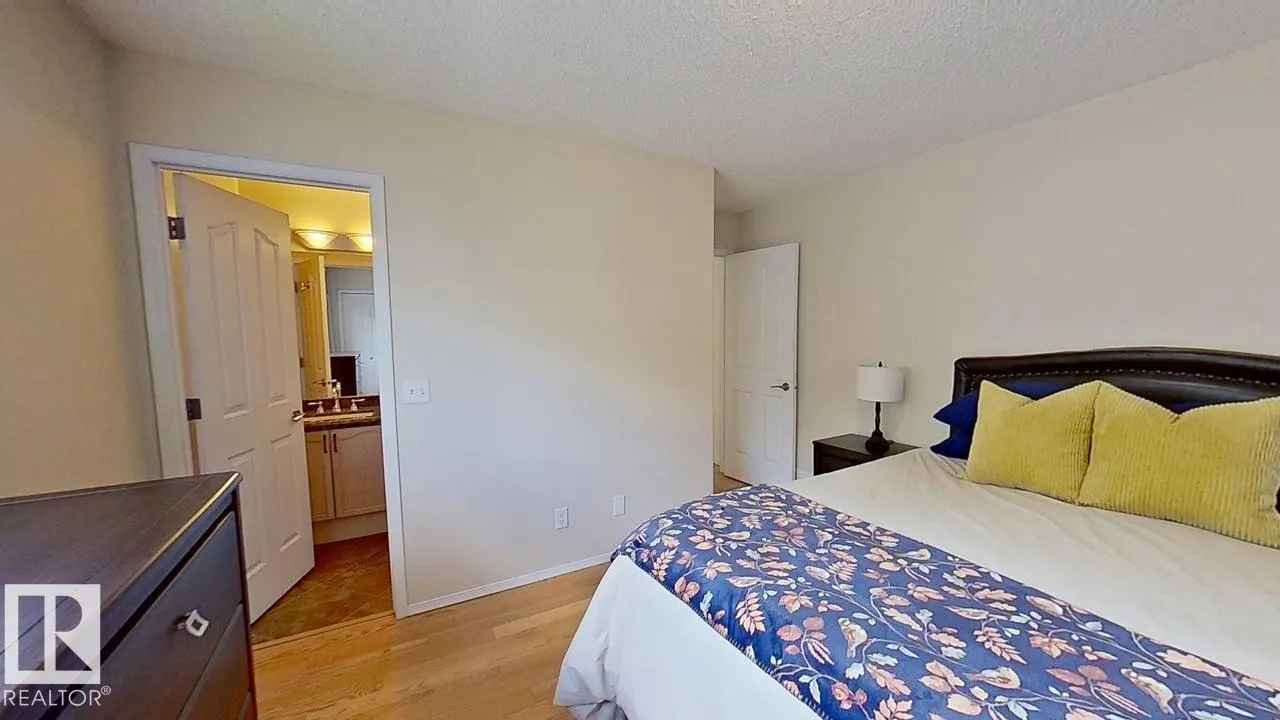 3115 135 AV NW