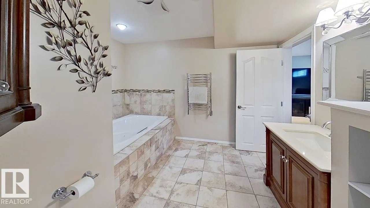 3115 135 AV NW