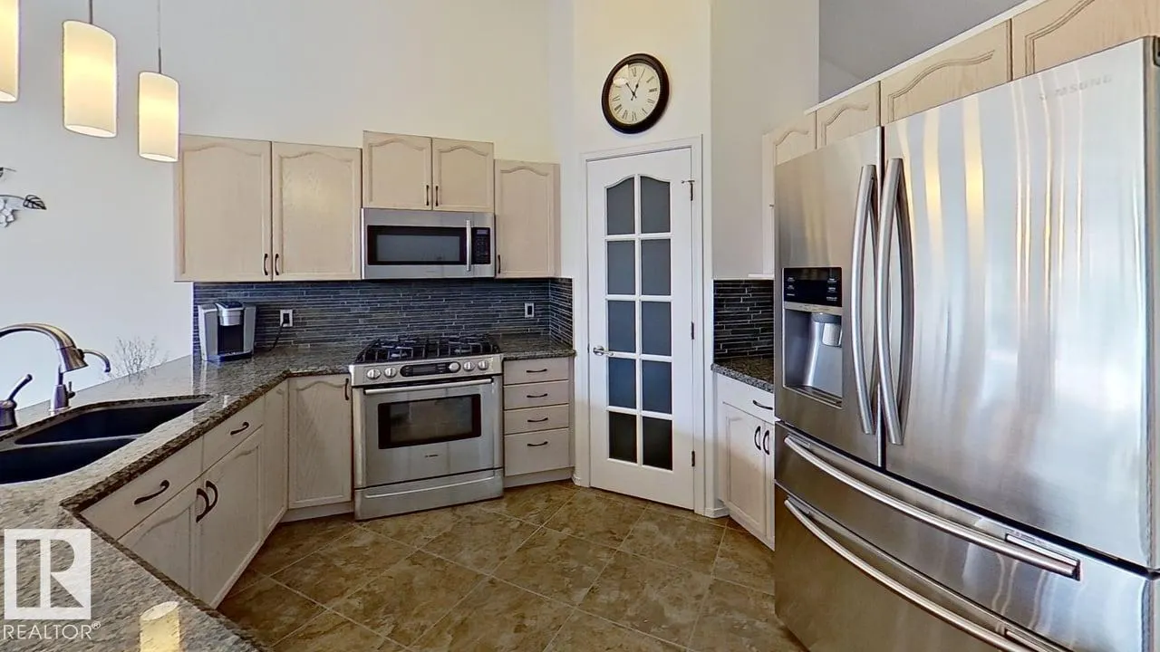 3115 135 AV NW