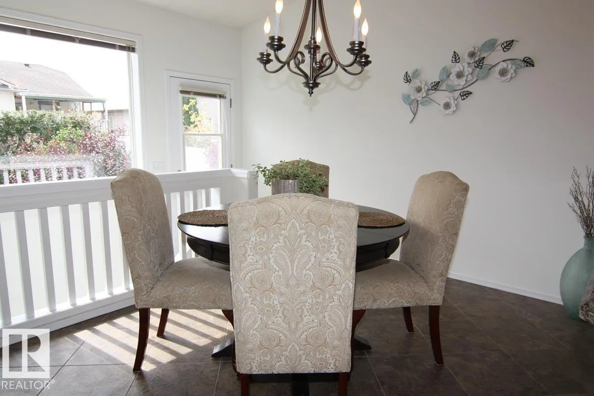 3115 135 AV NW