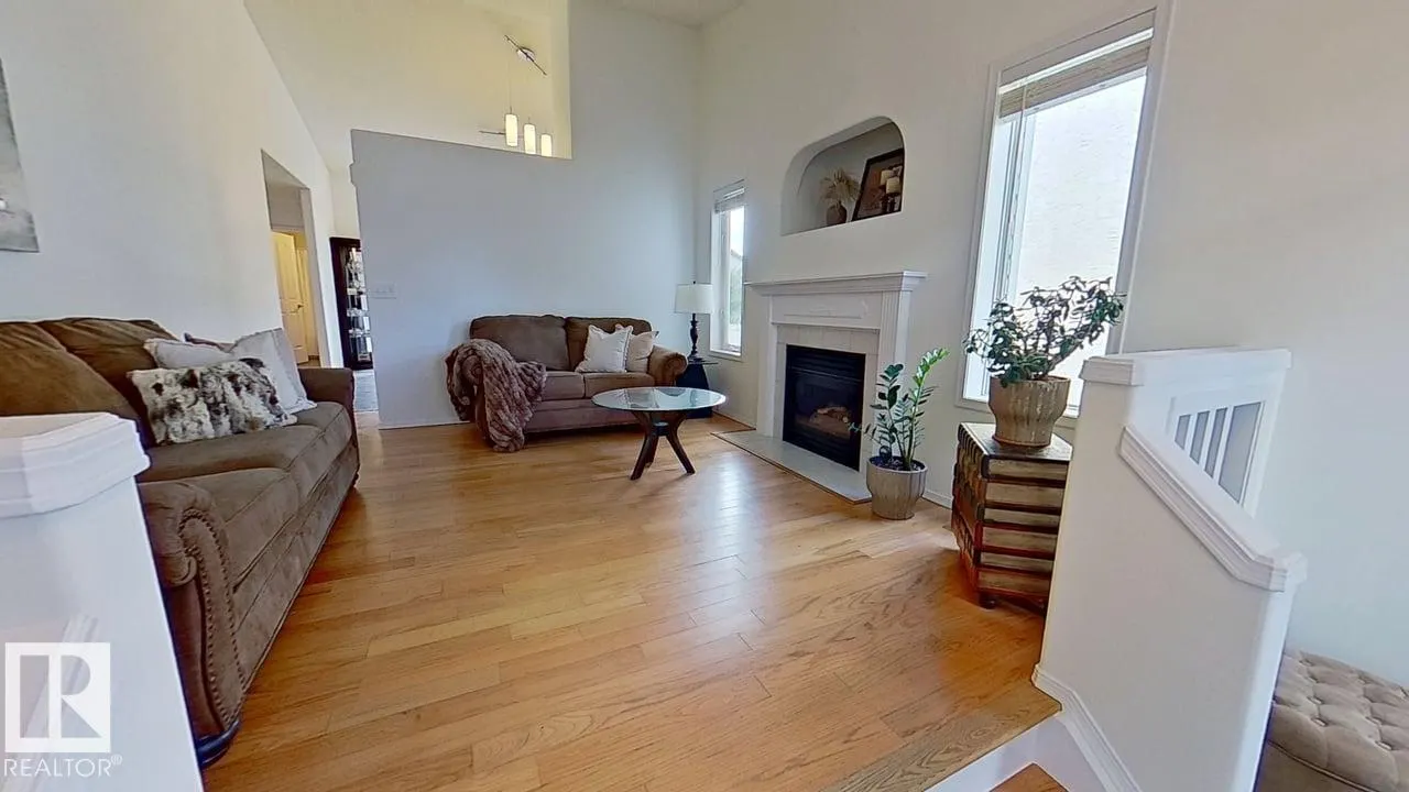 3115 135 AV NW