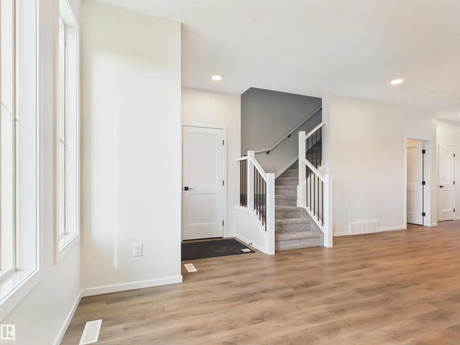 87 SERENO LN