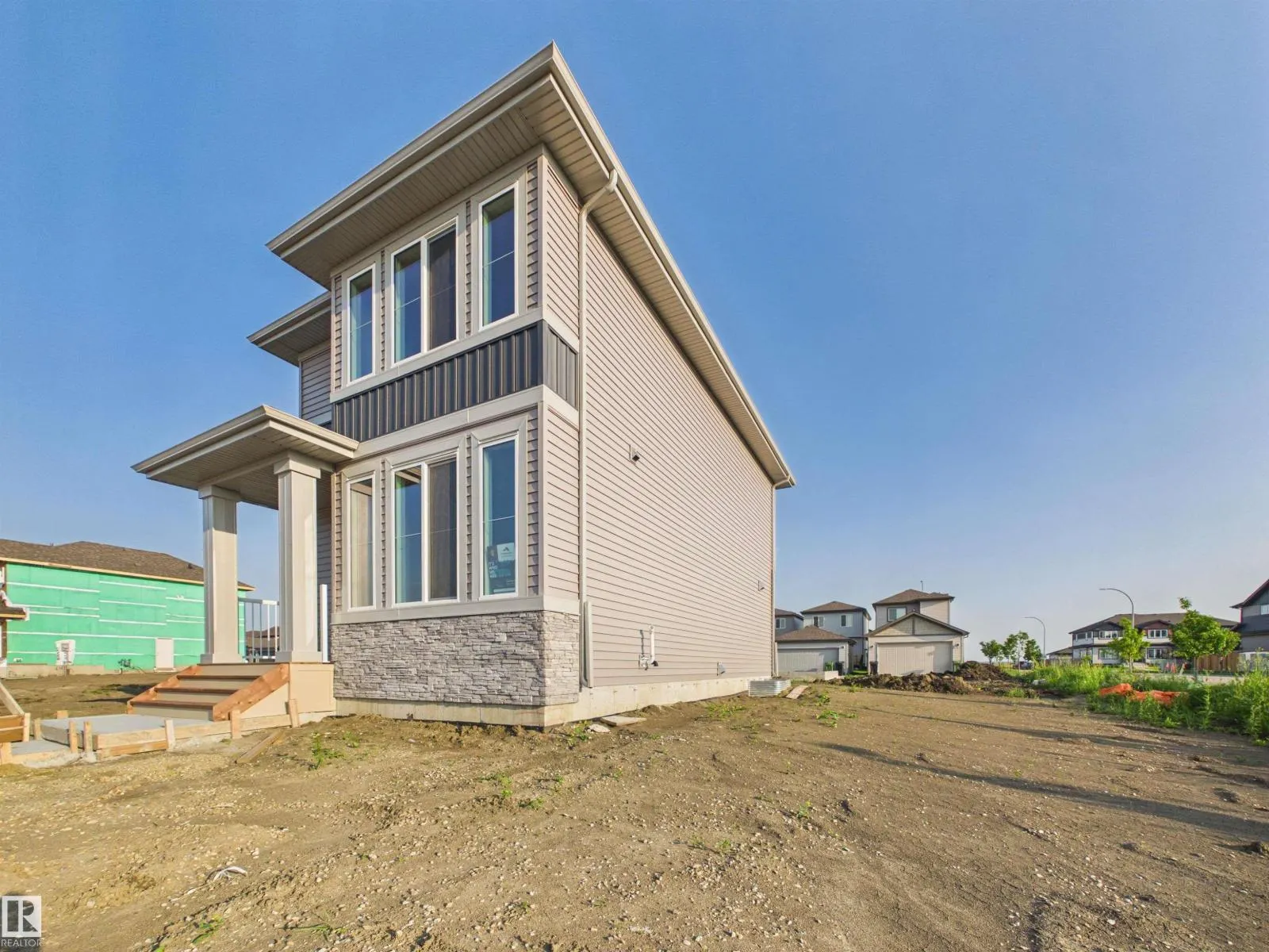 87 SERENO LN