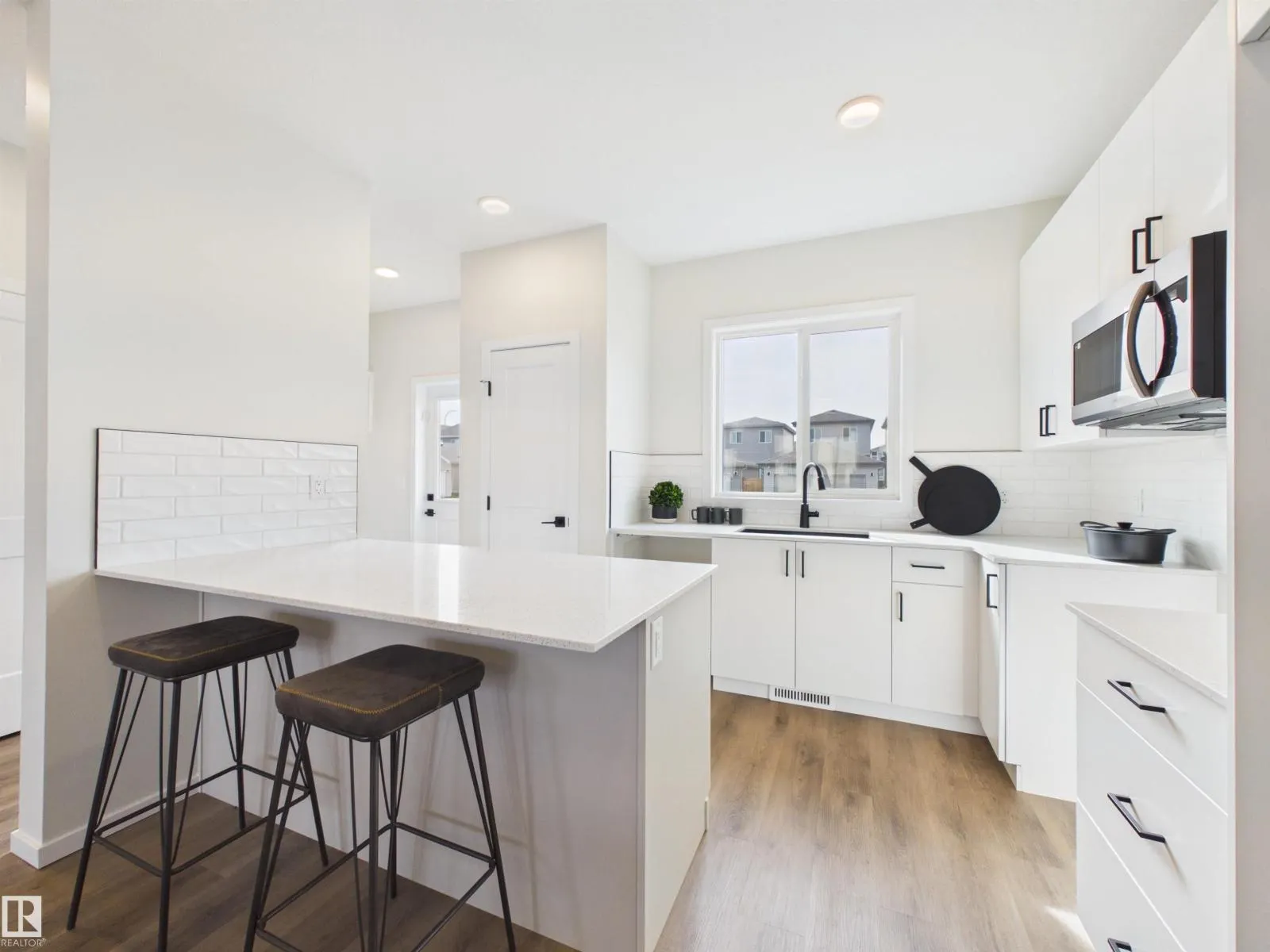 87 SERENO LN
