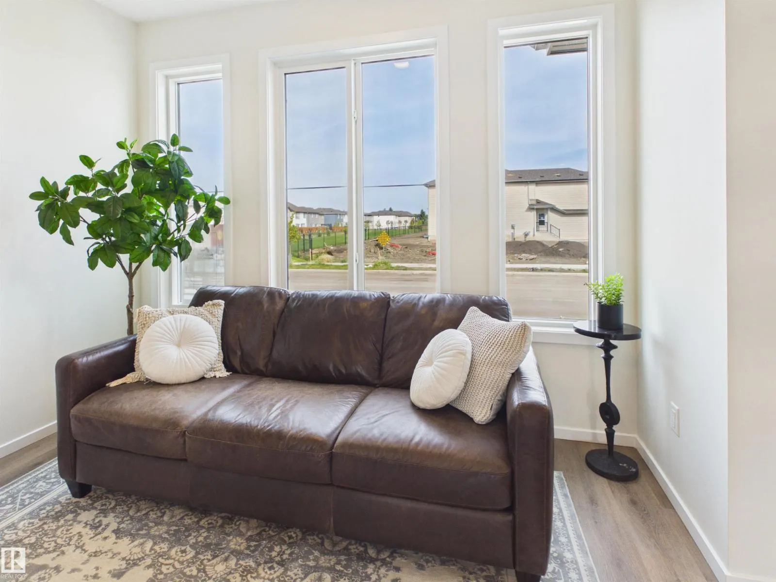 87 SERENO LN