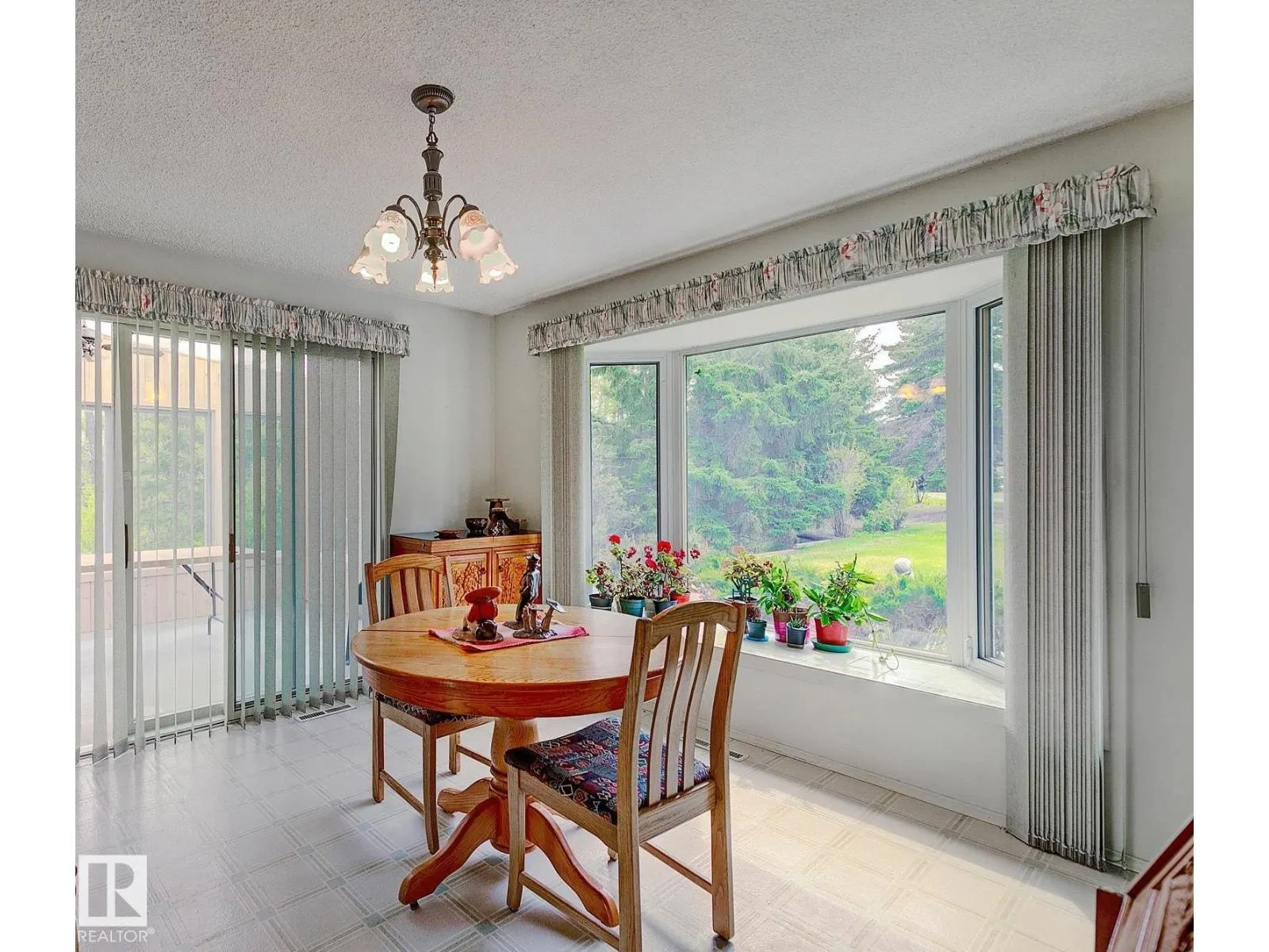 140 WINDERMERE DR NW