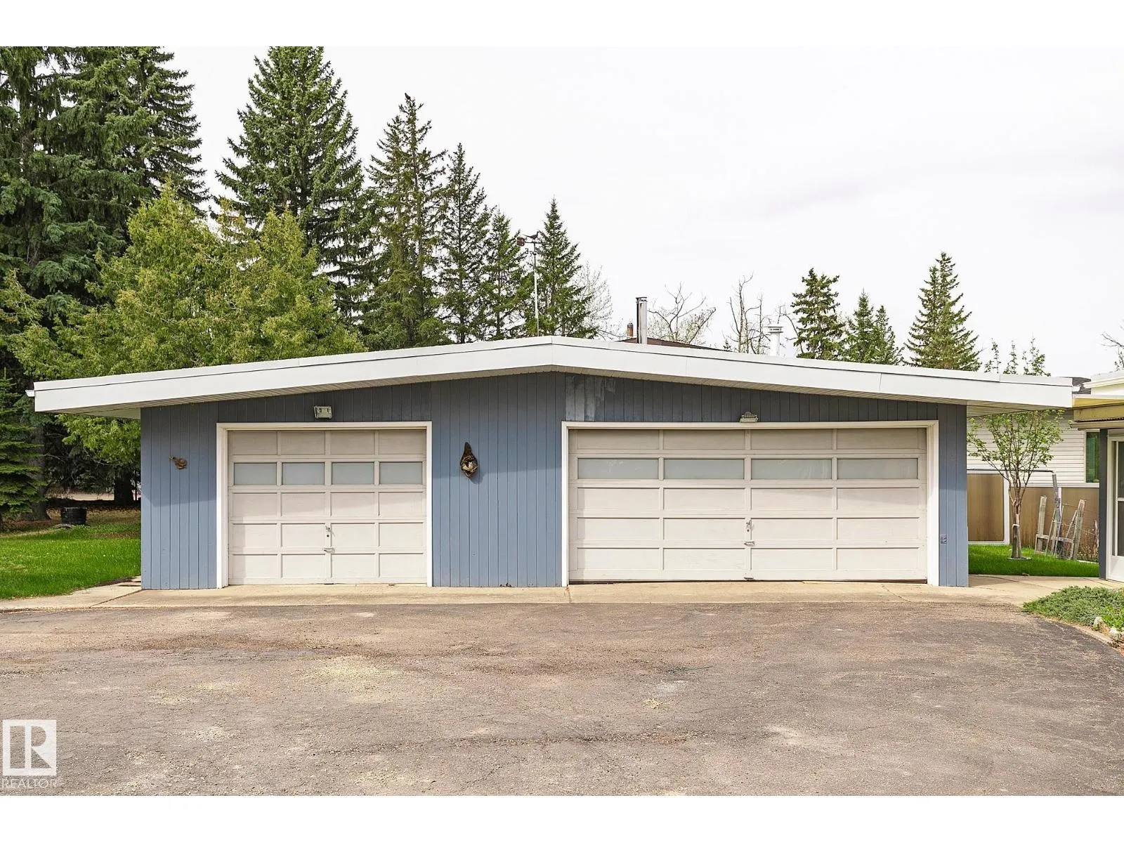 140 WINDERMERE DR NW