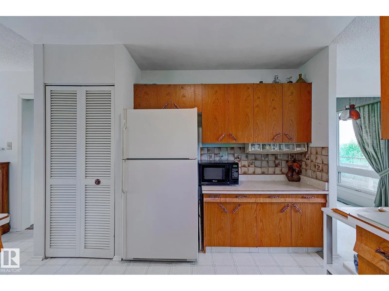 140 WINDERMERE DR NW