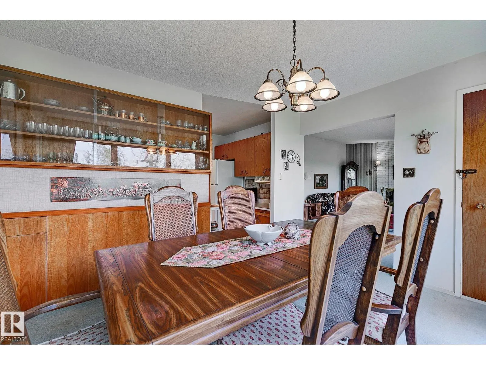140 WINDERMERE DR NW