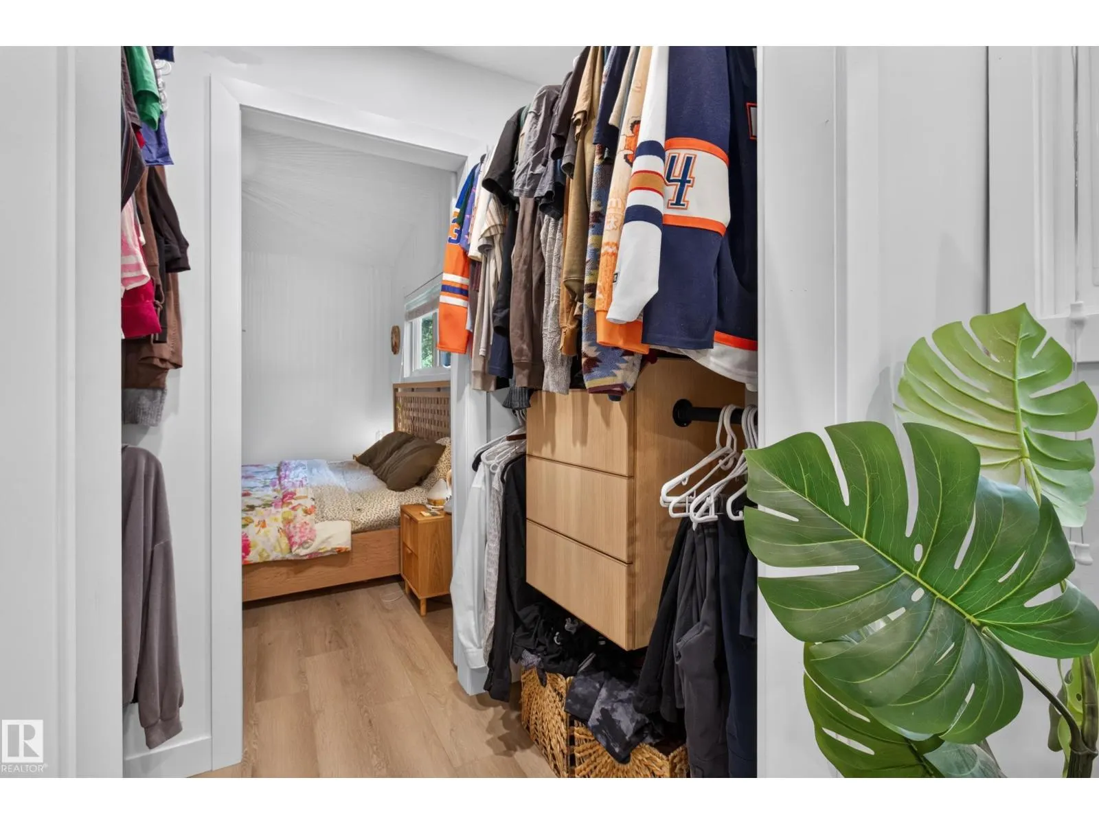 33 HAZEL ST
