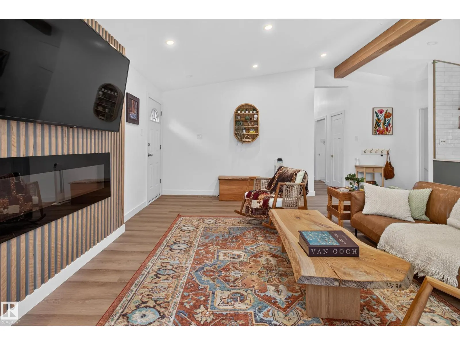 33 HAZEL ST