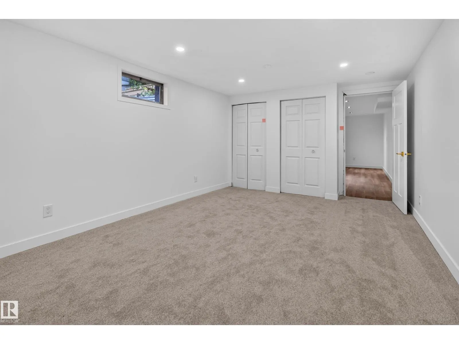 33 HAZEL ST