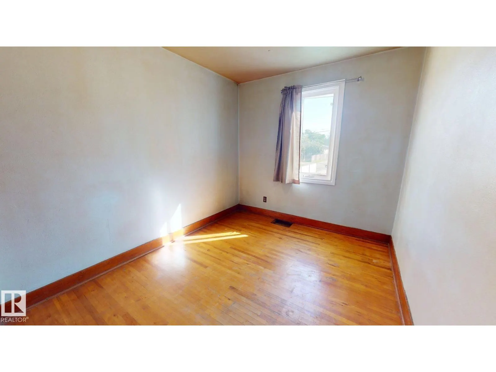 12225 81 ST NW