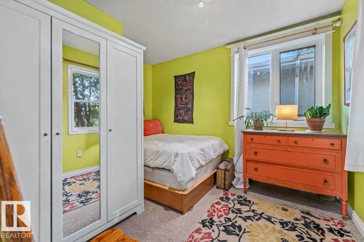 4648 113 AV NW