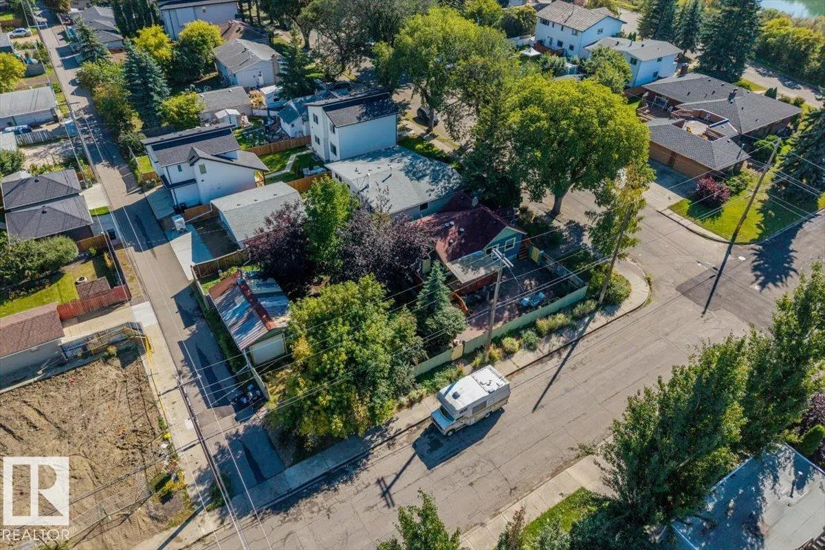 4648 113 AV NW