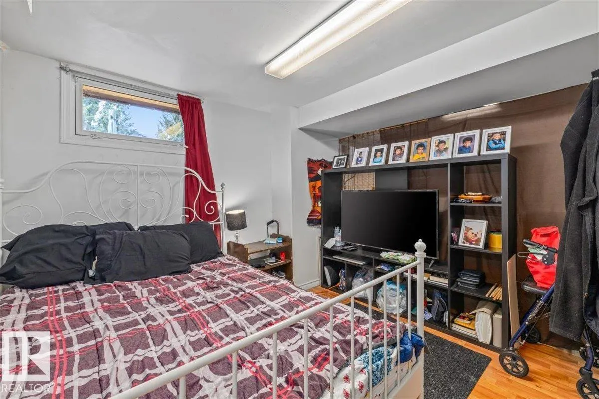 4648 113 AV NW