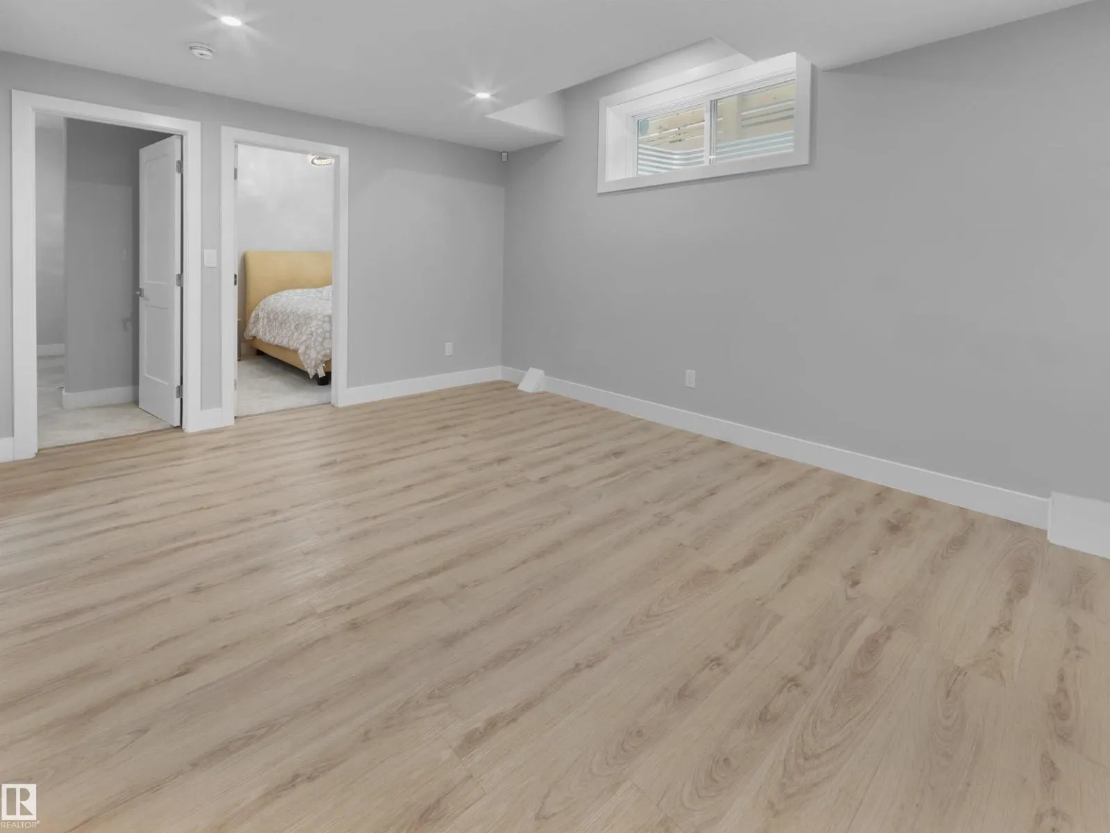 10926 72 AV NW