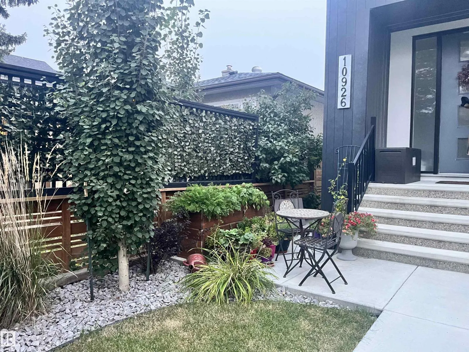 10926 72 AV NW