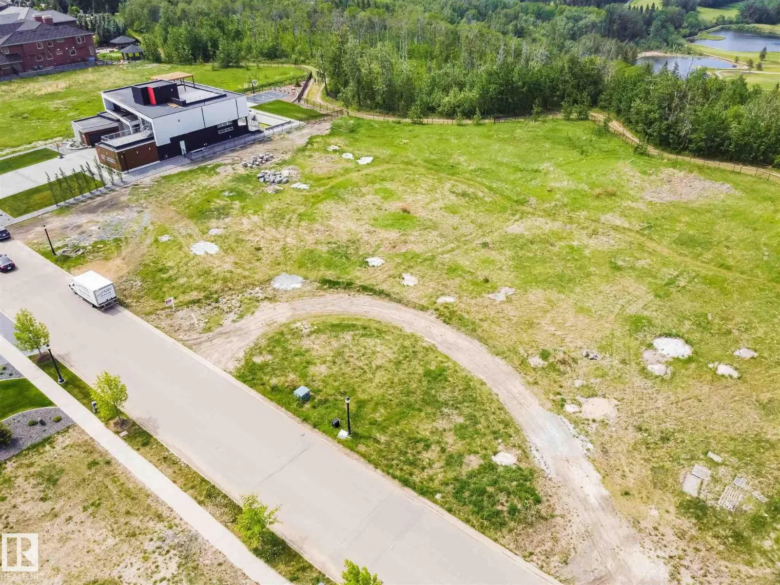 34 WINDERMERE DR SW