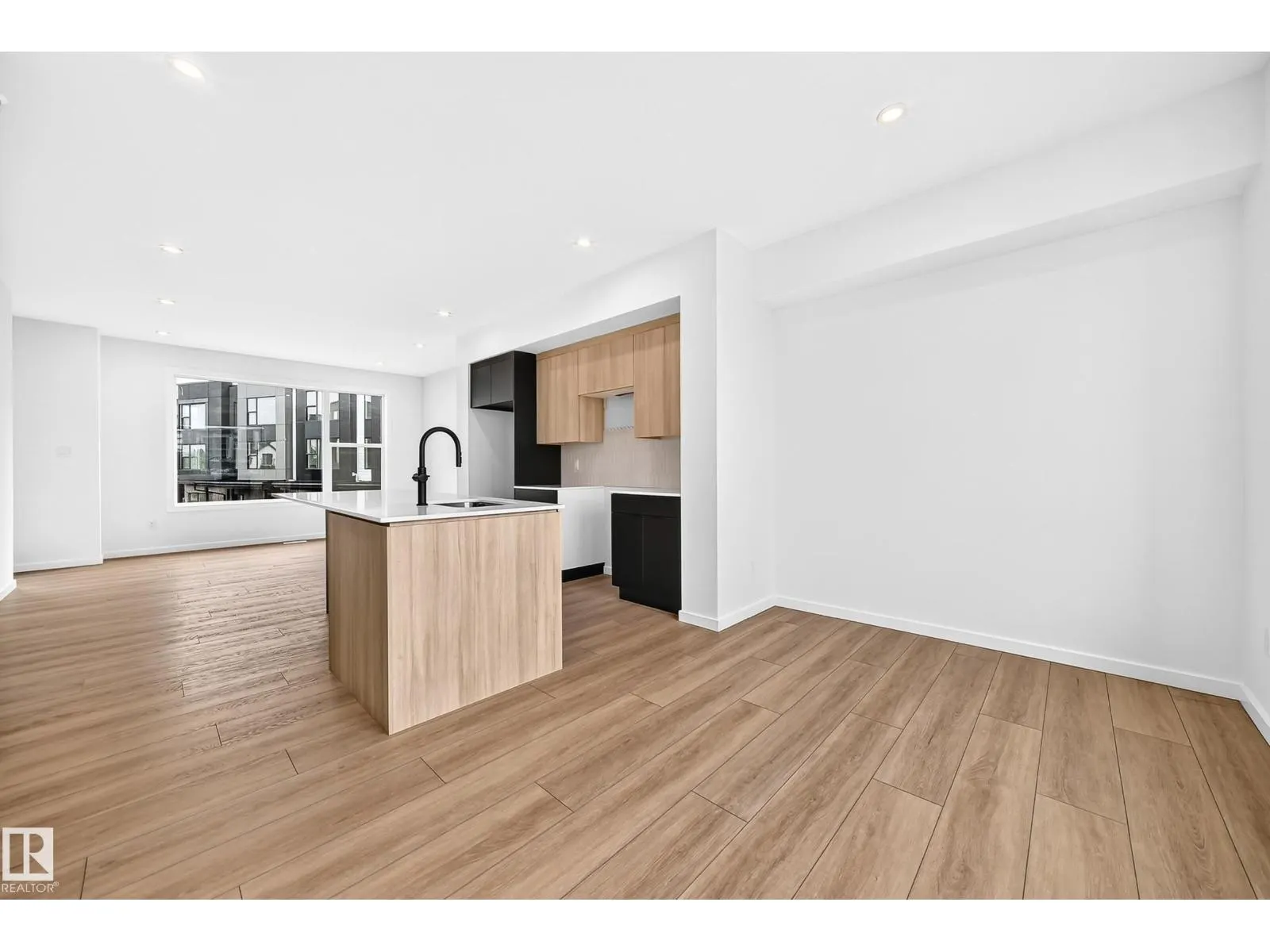 #62 5 Rondeau DR