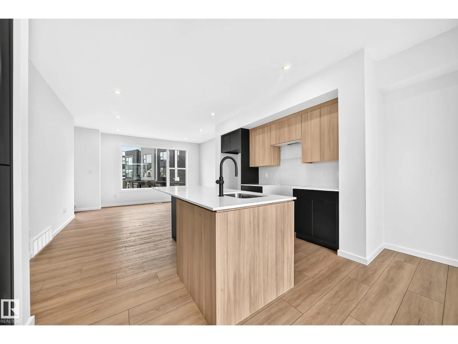 #62 5 Rondeau DR