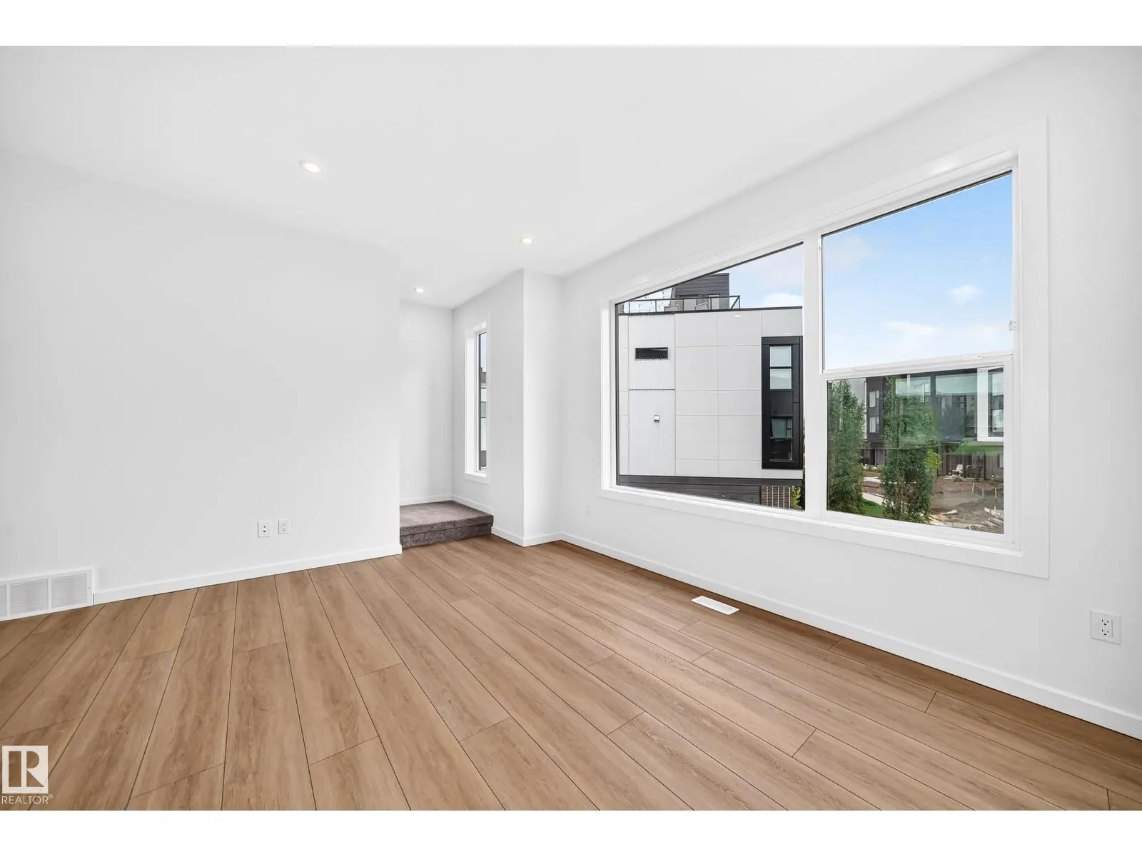 #62 5 Rondeau DR