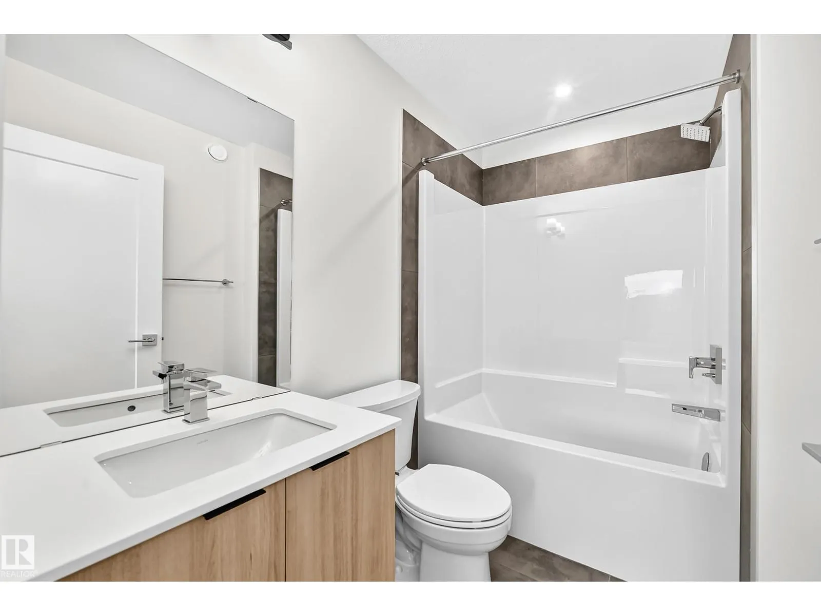 #62 5 Rondeau DR