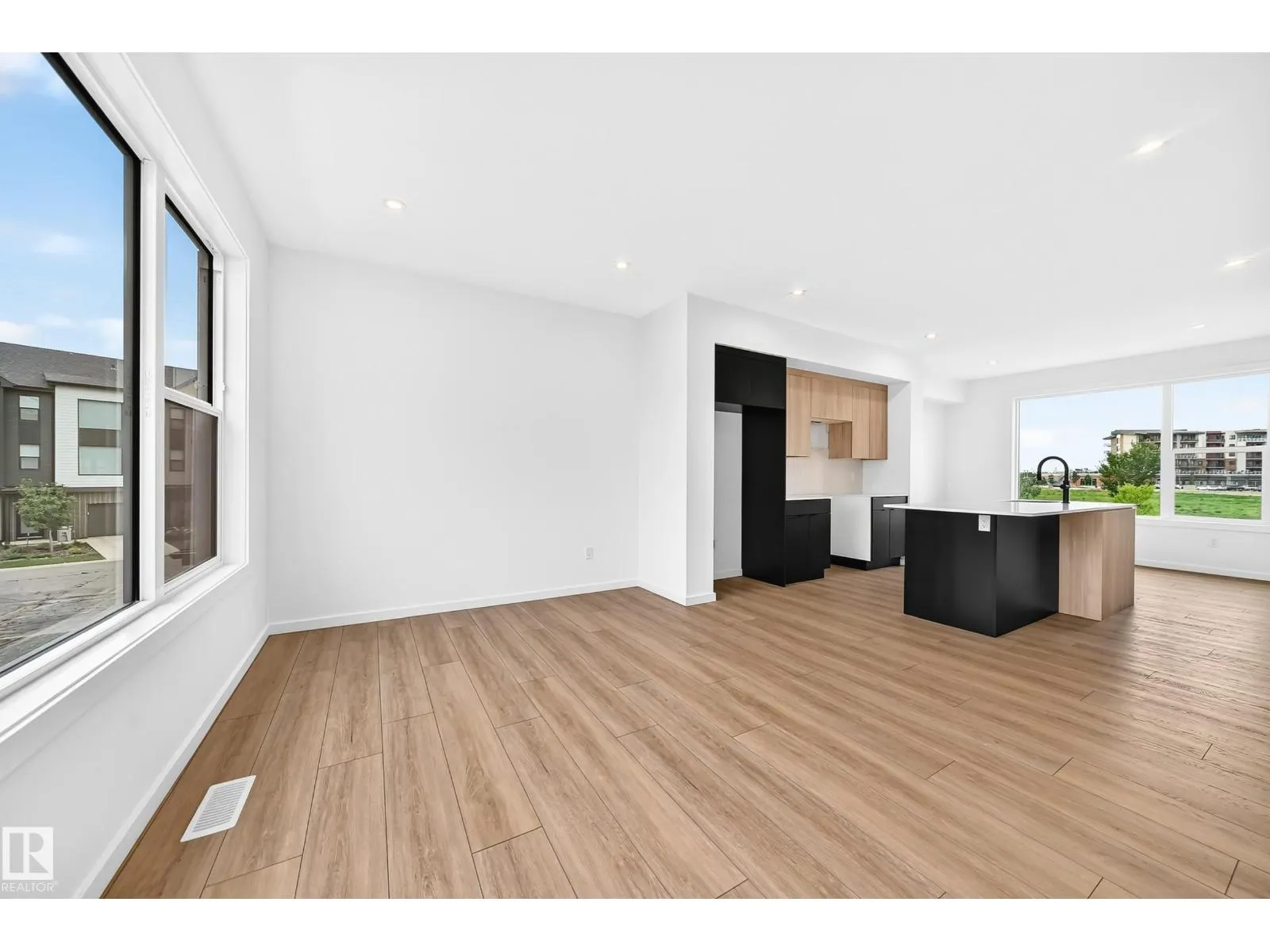 #62 5 Rondeau DR