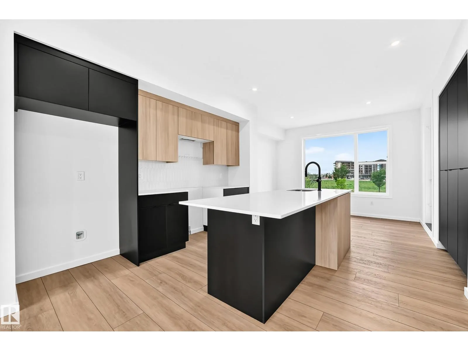 #62 5 Rondeau DR